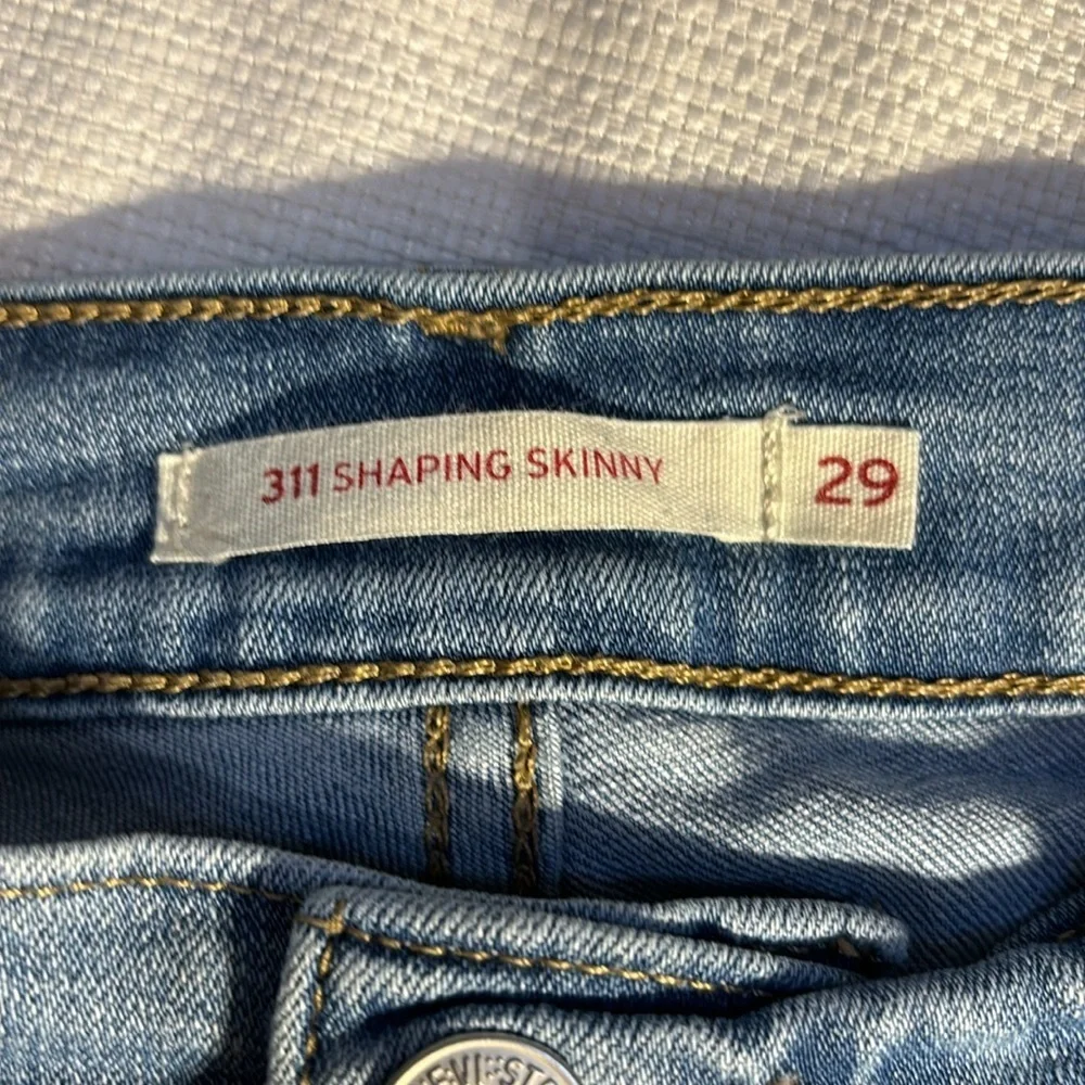 Levi’s Women’s 311 Shaping  Skinny Jeans Size 29
